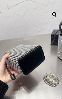 תיק וואנג בשלושה צורות 