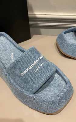 כפכפי פלטפורמה וואנג