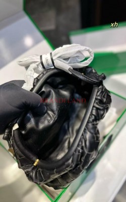 תיק בוטגה ונטה 