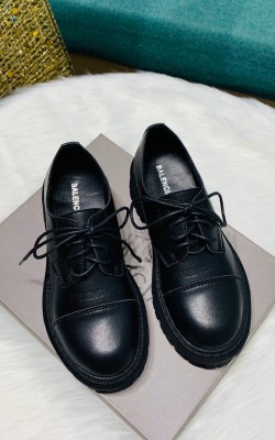 נעלי בלנסיאגה