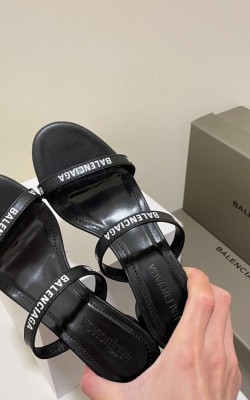 סנדלי בלנסיאגה