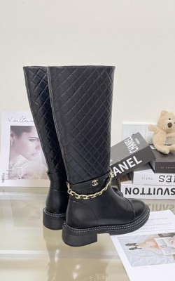 מגפי שאנל גבוהים וקצרים