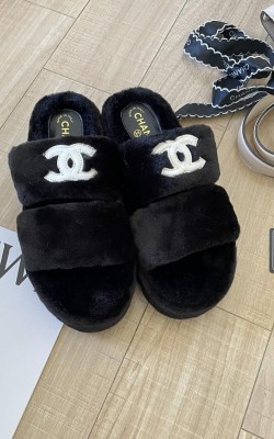 כפכפי שאנל פרווה במגוון צבעים