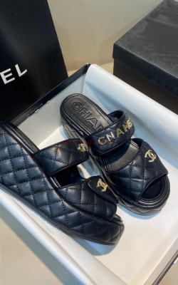 כפכף שאנל 6 ס"מ