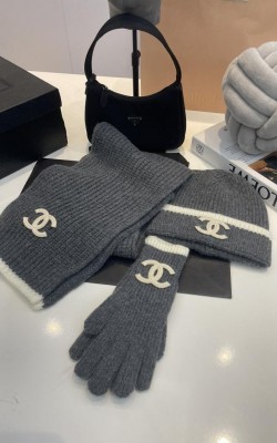 סט כפפה כובע וצעיף שאנל