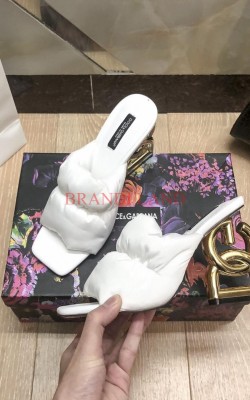 נעלה עקב דולצ'י