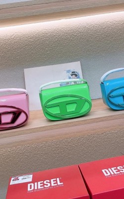 תיק דיזל  במגוון צבעים 