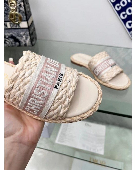 כפכפי דיור נמוכות