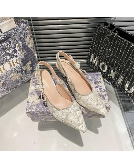 נעלי עקב דיור