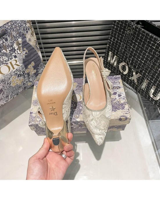 נעלי עקב דיור