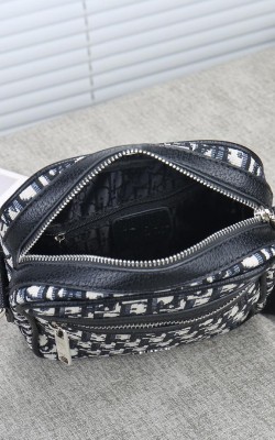 תיק צד דיור