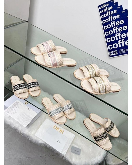 כפכפי דיור נמוכות