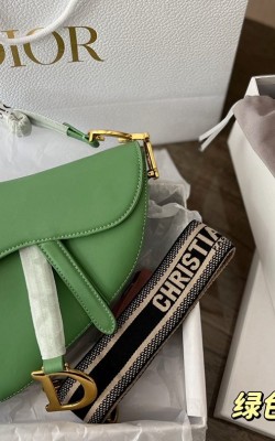 תיק דיור מהמם במגוון צבעים