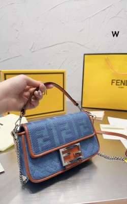 תיק פנדי  מהמם בשתי גדלים 