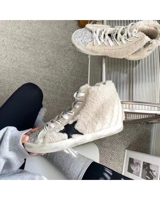 נעלי גולדן גוס פרווה במבצע יום הרווקים