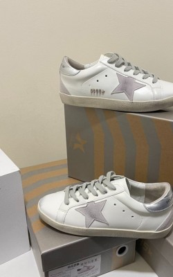 נעלי גולדן גוס