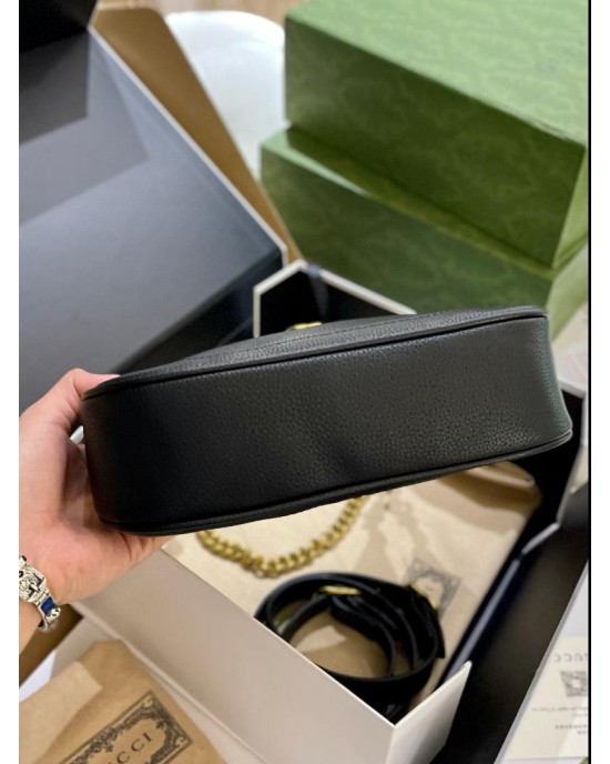 תיק גוצי' בכמה צבעים