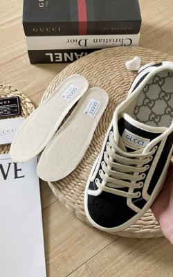 נעלי גוצי במגוון צבעים  - נמוכות וגבוהות