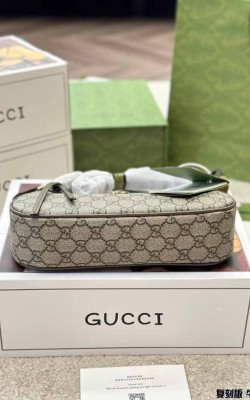 תיק גוצי 25/14 ס"מ