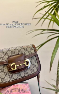 תיק גוצי 20 ס"מ