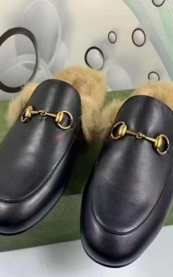 כפכפי גוצי פרווה