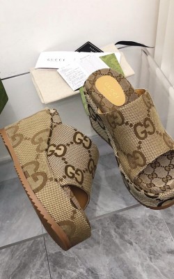 כפכפי פלטפורמה גוצי