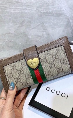 ארנק גוצי שתי גדלים