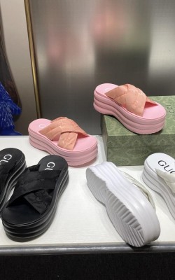 כפכפי גוצי במגוון צבעים 