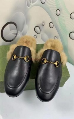 כפכפי גוצי פרווה