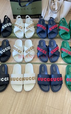 כפכפי וסנדלי גוצי