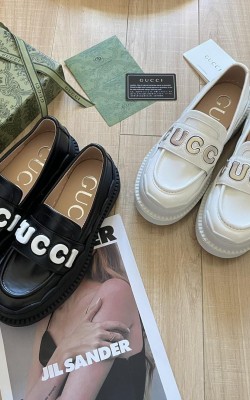 נעלי מוקסין גוצי