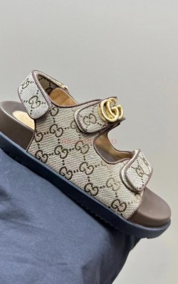 סנדל גוצי המבוקש