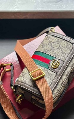 תיק גוצי 20 ס"מ