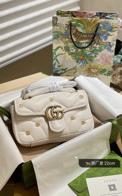 תיק גוצי 22 ס"מ