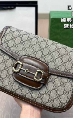 תיק גוצי 25/18 ס"מ