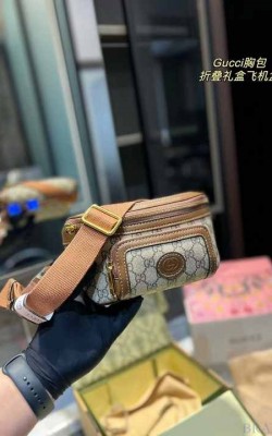  תיק גוצי פאוץ