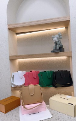 Jacquemus ג'קמוס לנשים תיק