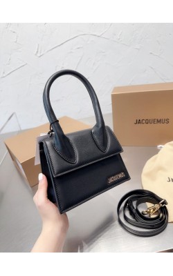 Jacquemus ג'קמוס לנשים