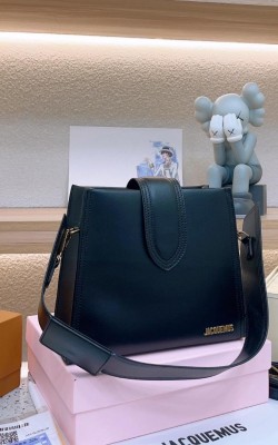 Jacquemus ג'קמוס לנשים תיק