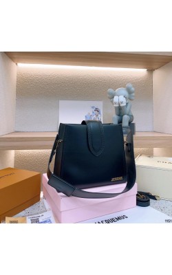 Jacquemus ג'קמוס לנשים תיק