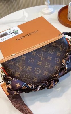 תיק לואי מהמם בשתי צבעים