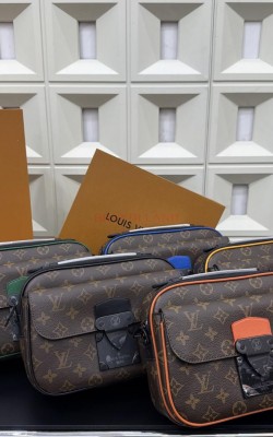 תיק לואי 24/17 ס"מ