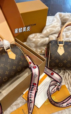 תיק לואי SPEEDY 20/13/12 