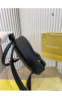 תיק מייקל קורס בשתי גדלים והרבה צבעים מטורפים