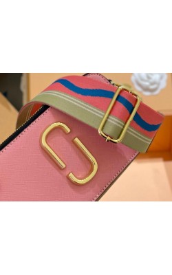 תיק מארק ג'ייקובס במגוון צבעים