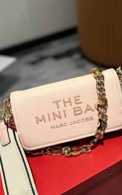 תיק מארק ג'ייקובס 20/11 ס"מ