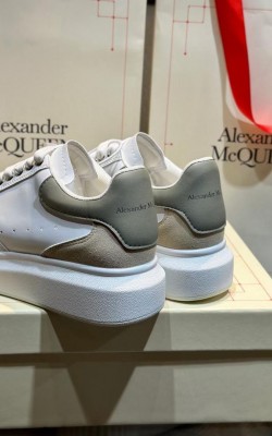 נעלי מקווין 