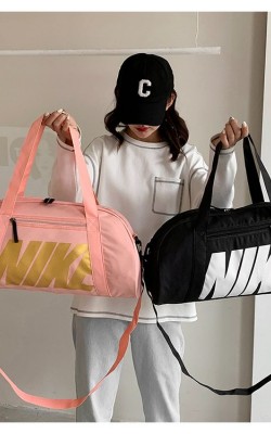 תיק ספורט נייק