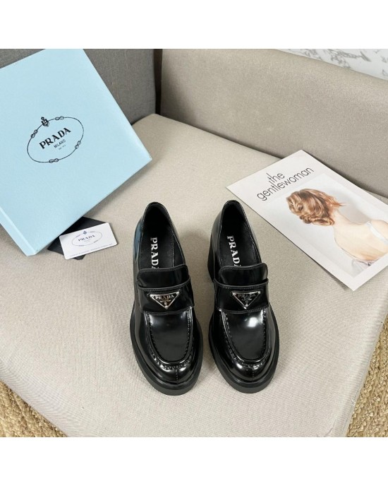 נעלי פראדה עקב