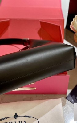 תיק פרדה בארבע צבעים